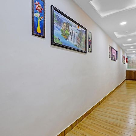 Hotel O R S Palace Ahmedabad Bagian luar foto